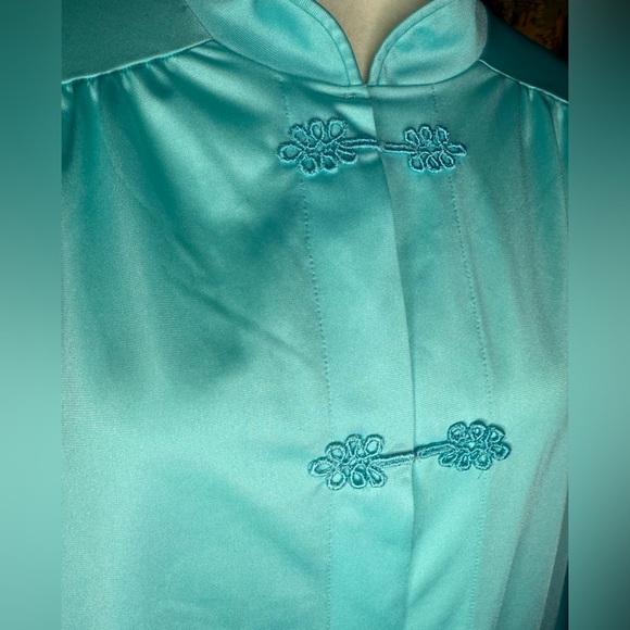 Vintage Robe - Picture 5 of 10